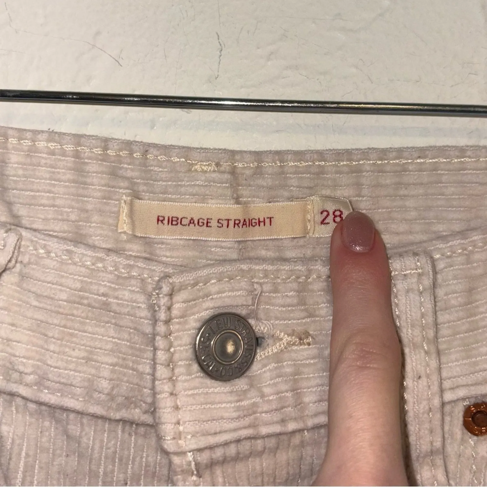 Levi’s Ribcage Straight Ankle Corduroy High Rise Cropped Pants (28)