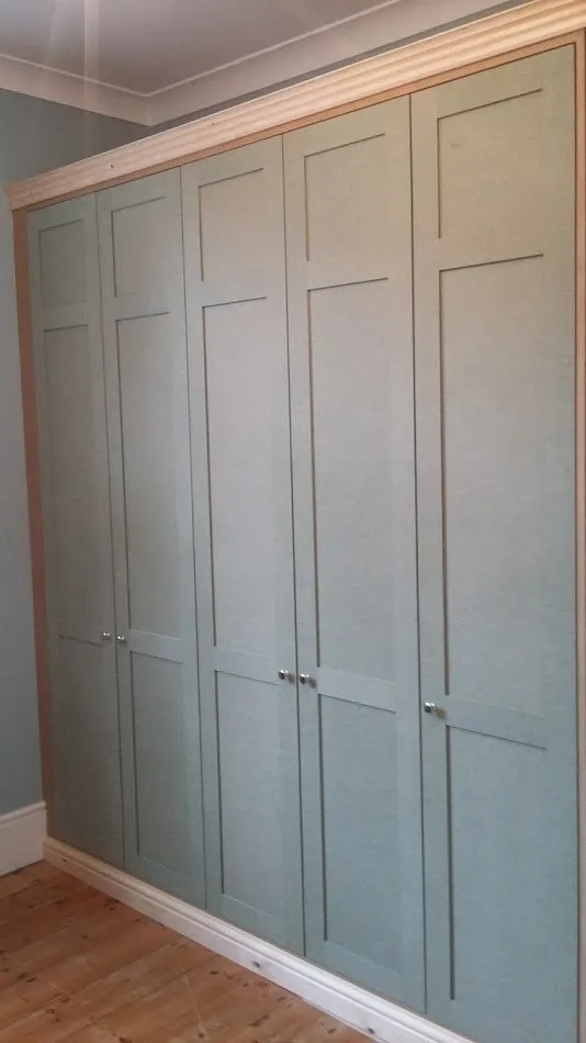 Made to measure wardrobe